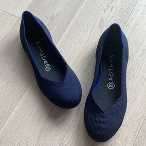 Rothy’s “The Flat” in navy